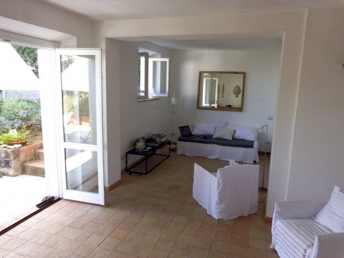 Porzione terratetto libero su tre lati con giardino e vista mare in vendita a Marciana