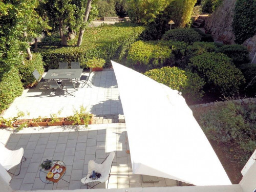 Porzione terratetto libero su tre lati con giardino e vista mare in vendita a Marciana