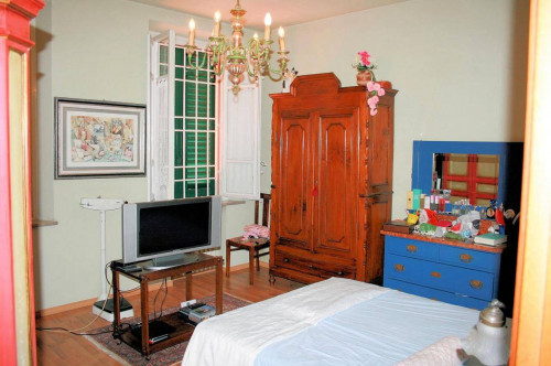 Villa unifamiliare di grande metratura con giardino a pochi chilometri da Lucca in vendita a Capannori