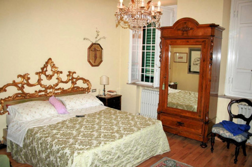 Villa unifamiliare di grande metratura con giardino a pochi chilometri da Lucca in vendita a Capannori