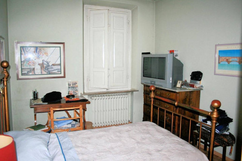 Villa unifamiliare di grande metratura con giardino a pochi chilometri da Lucca in vendita a Capannori