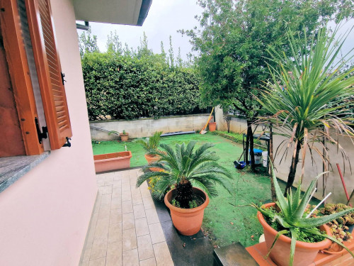 Porzione terratetto di villa bifamiliare in vendita a Gavorrano