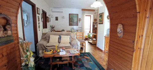 Villa singola con giardino a pochi metri dal mare in vendita a Portoferraio