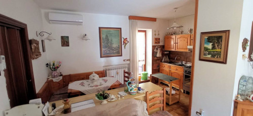 Villa singola con giardino a pochi metri dal mare in vendita a Portoferraio