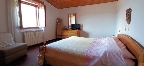 Villa singola con giardino a pochi metri dal mare in vendita a Portoferraio