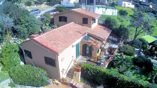 Villa singola con giardino a pochi metri dal mare in vendita a Portoferraio