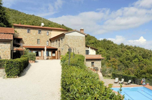 Agriturismo in antico podere in stile Toscano con vista panoramica mozzafiato in vendita a Monsummano Terme