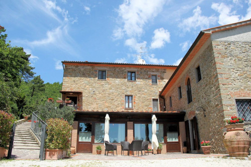 Agriturismo in antico podere in stile Toscano con vista panoramica mozzafiato in vendita a Monsummano Terme