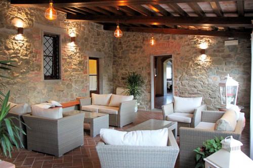 Agriturismo in antico podere in stile Toscano con vista panoramica mozzafiato in vendita a Monsummano Terme