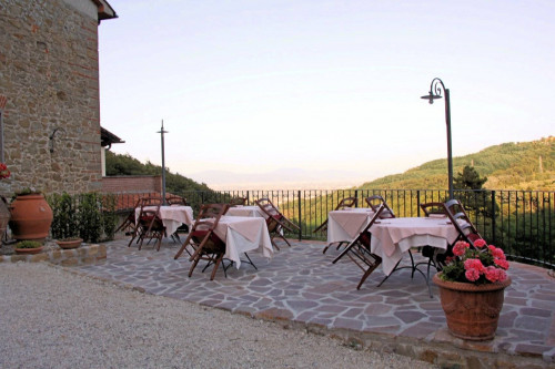 Agriturismo in antico podere in stile Toscano con vista panoramica mozzafiato in vendita a Monsummano Terme