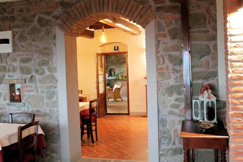 Agriturismo in antico podere in stile Toscano con vista panoramica mozzafiato in vendita a Monsummano Terme