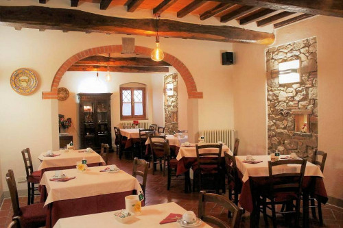 Agriturismo in antico podere in stile Toscano con vista panoramica mozzafiato in vendita a Monsummano Terme