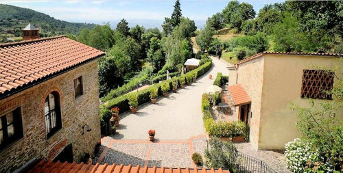 Agriturismo in antico podere in stile Toscano con vista panoramica mozzafiato in vendita a Monsummano Terme