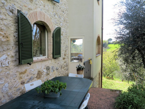 Bel casale ristrutturato in posizione panoramica con ampio terreno in vendita a Civitella Paganico
