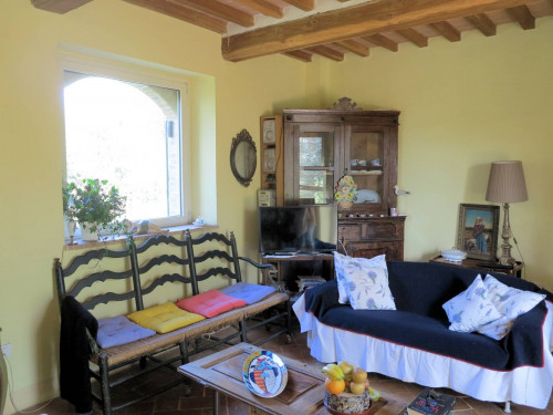 Bel casale ristrutturato in posizione panoramica con ampio terreno in vendita a Civitella Paganico