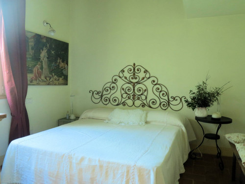 Bel casale ristrutturato in posizione panoramica con ampio terreno in vendita a Civitella Paganico