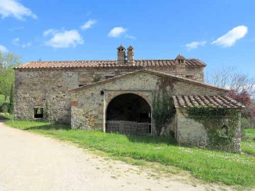 Antico podere da ristrutturare in vendita a Montieri