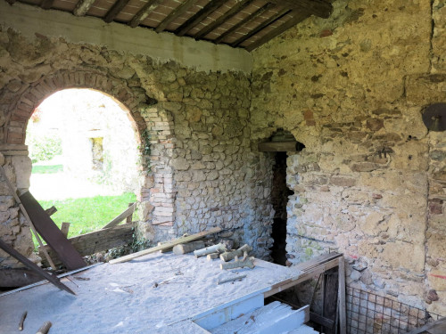 Antico podere da ristrutturare in vendita a Montieri