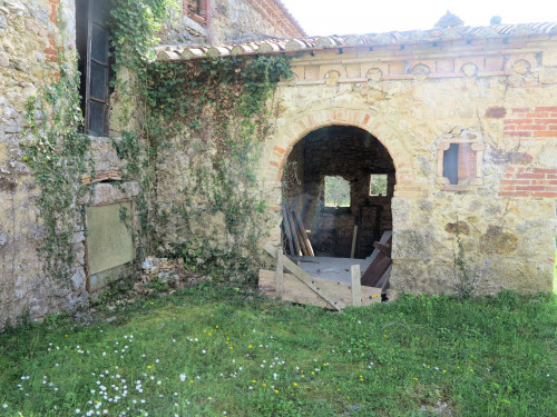 Antico podere da ristrutturare in vendita a Montieri