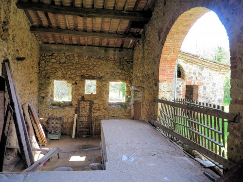 Antico podere da ristrutturare in vendita a Montieri