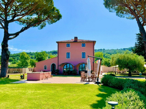 Prestigioso complesso immobiliare vicino al mare in vendita a Castagneto Carducci