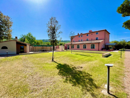 Prestigioso complesso immobiliare vicino al mare in vendita a Castagneto Carducci