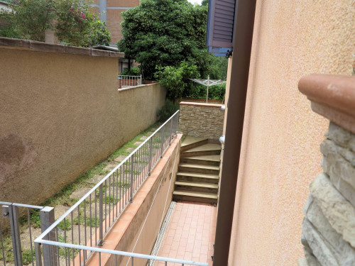 Villetta angolare in trifamiliare a pochi metri dal mare in vendita a Follonica
