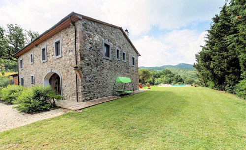 Azienda agricola con villa e piscina in vendita a Lajatico
