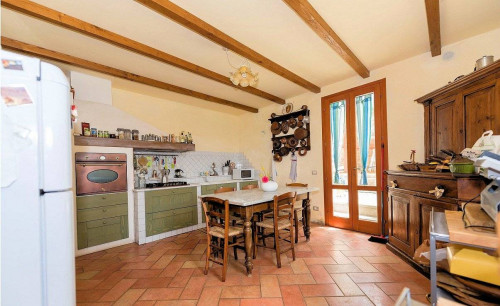 Azienda agricola con villa e piscina in vendita a Lajatico