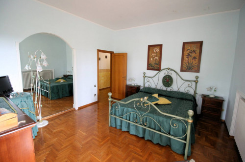 Villa unifamiliare di ampia superficie con giardino in vendita a Civitella Paganico