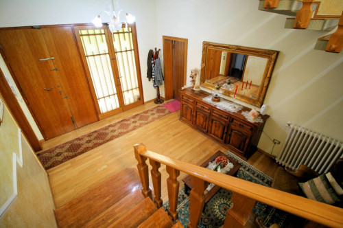 Villa unifamiliare di ampia superficie con giardino in vendita a Civitella Paganico
