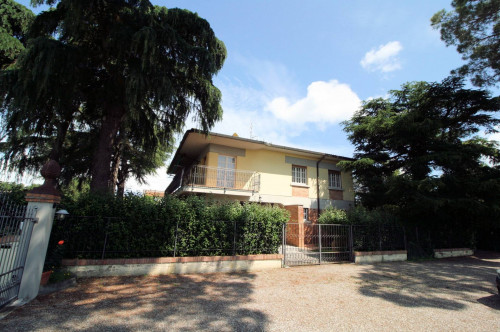 Villa unifamiliare di ampia superficie con giardino in vendita a Civitella Paganico