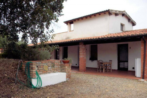 Azienda agricola in posizione collinare con vista mare in vendita a Magliano in Toscana