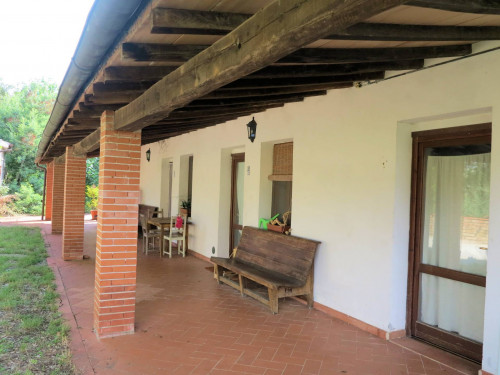 Azienda agricola in posizione collinare con vista mare in vendita a Magliano in Toscana
