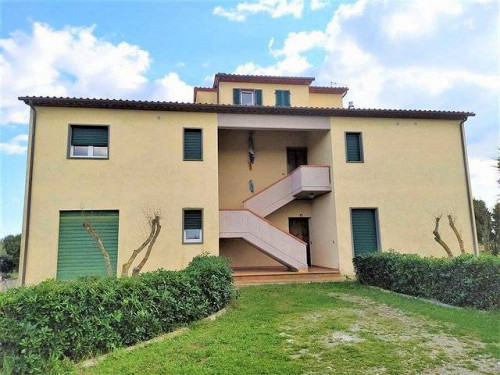 Complesso immobiliare di ampia superficie con terreni in vendita a Capalbio
