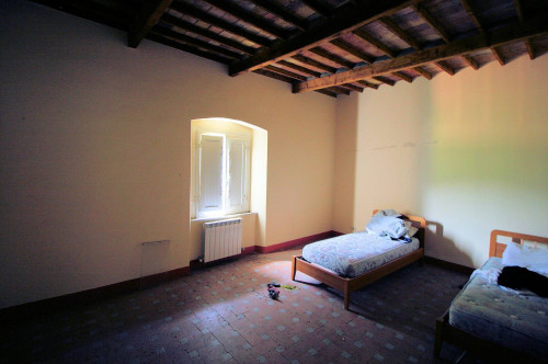 Complesso immobiliare di ampia superficie da ristrutturare in vendita a Santa Luce