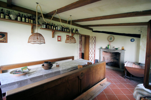 Casa in stile rustico Toscano in posizione panoramica in vendita a Quarrata