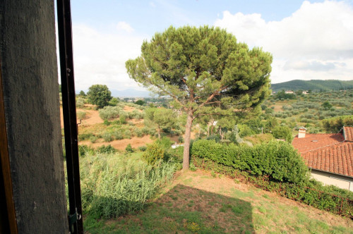 Casa in stile rustico Toscano in posizione panoramica in vendita a Quarrata
