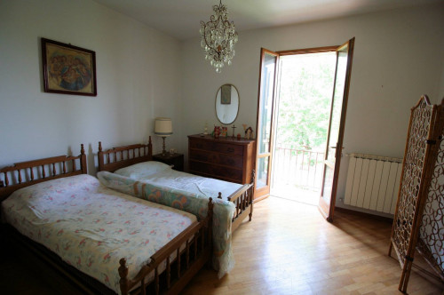 Casa in stile rustico Toscano in posizione panoramica in vendita a Quarrata