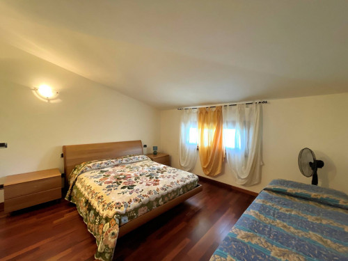 Complesso immobiliare di ampia superficie  in posizione collinare con parco e piscina in vendita a Pescia