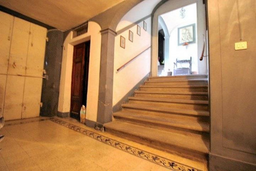 Palazzo nobile del 1700 con giardino in vendita a Pescia
