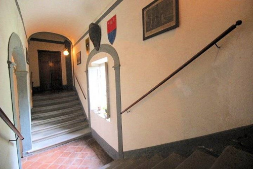 Palazzo nobile del 1700 con giardino in vendita a Pescia