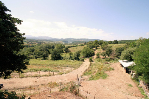 Podere con vista lago per gli amanti dei cavalli in vendita a Barberino di Mugello