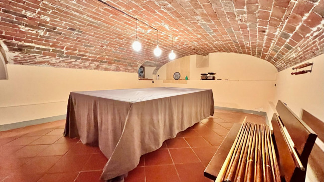 Villa storica di ampie dimensioni con parco dependance e piscina in vendita a Lucca