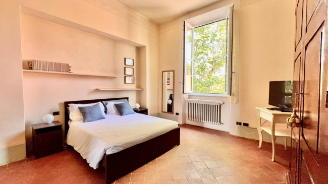 Villa storica di ampie dimensioni con parco dependance e piscina in vendita a Lucca