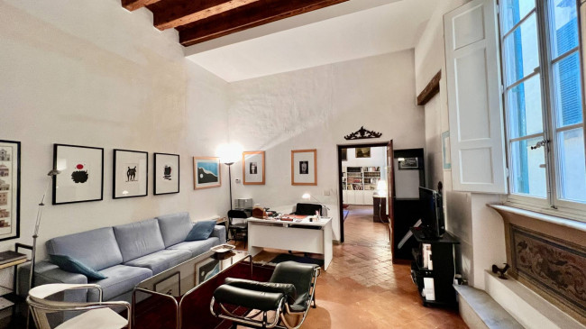 Appartamento di ampia superficie in centro storico in vendita a Lucca