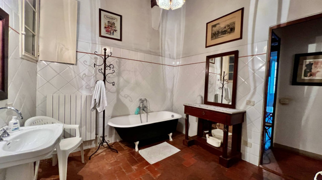 Appartamento di ampia superficie in centro storico in vendita a Lucca