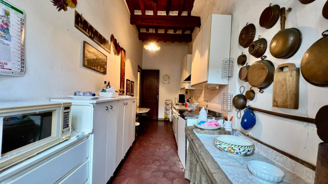 Appartamento di ampia superficie in centro storico in vendita a Lucca