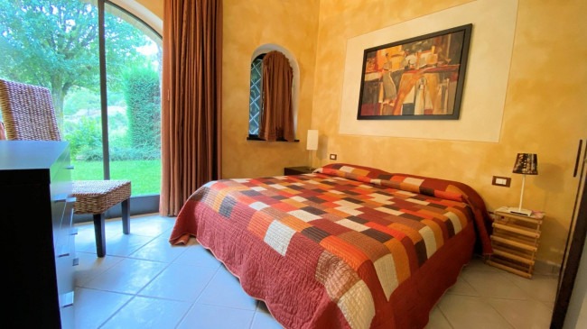 Villa di ampia superficie immersa nel verde in vendita a Pescaglia