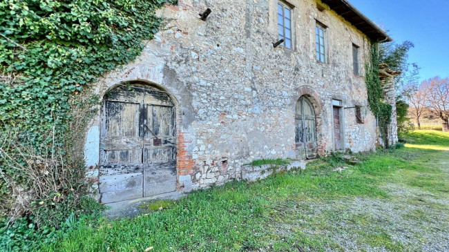 Villa in posizione esclusiva da ristrutturare in vendita a Lucca
